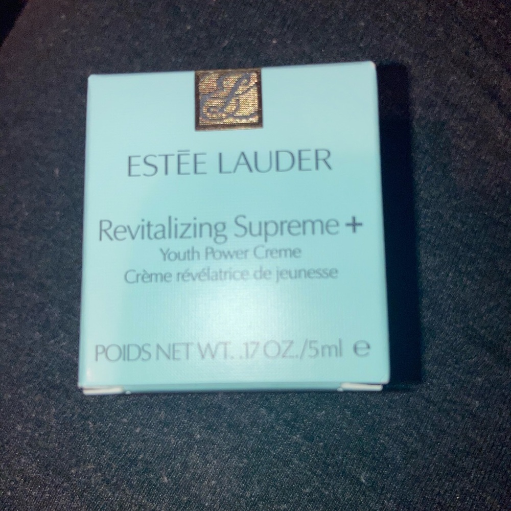 Estée Lauder Revitalizing Youth Cream